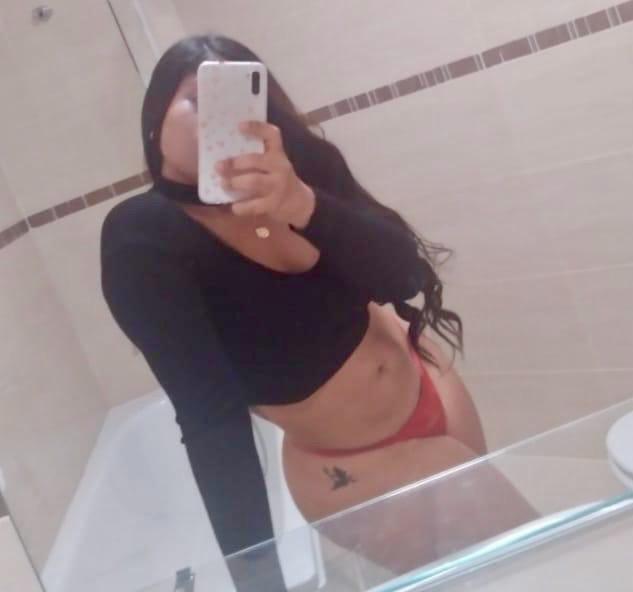MORENA CHUPA POLLAS 24HORAS SALIDAS Y MAS