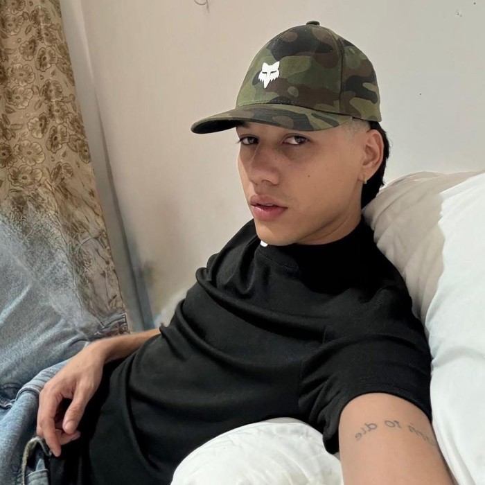 Joven colombiano en la ciudad