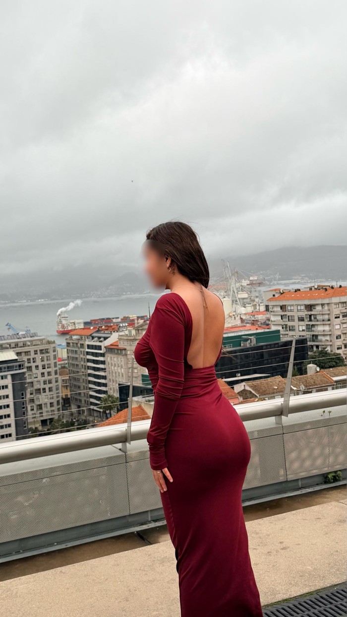 CHICA PRIMERIZA| NOVEDAD EN VIGO| PISO PRIVADO