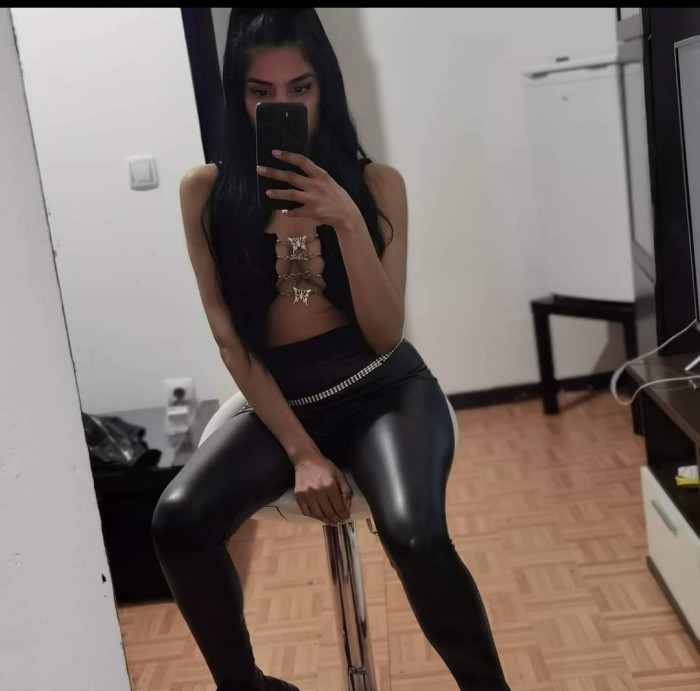 Pocos Días..En MORATALAZ Delgada Colombiana