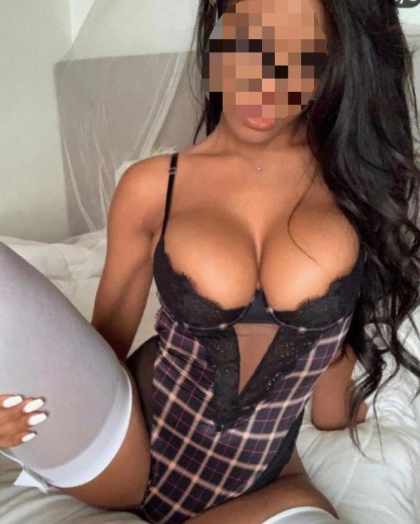 Morena novedad implicada te la chupo al natural