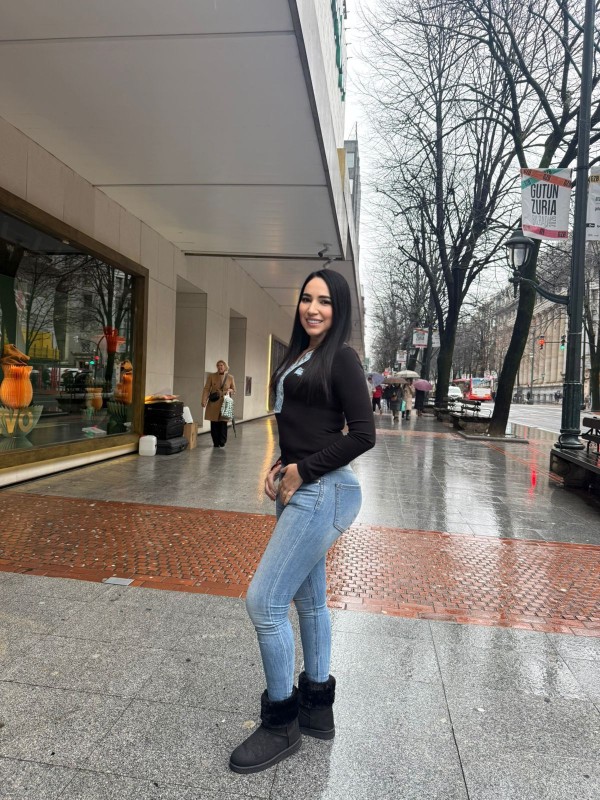 Naomi una sabrosa latina NOVEDAD