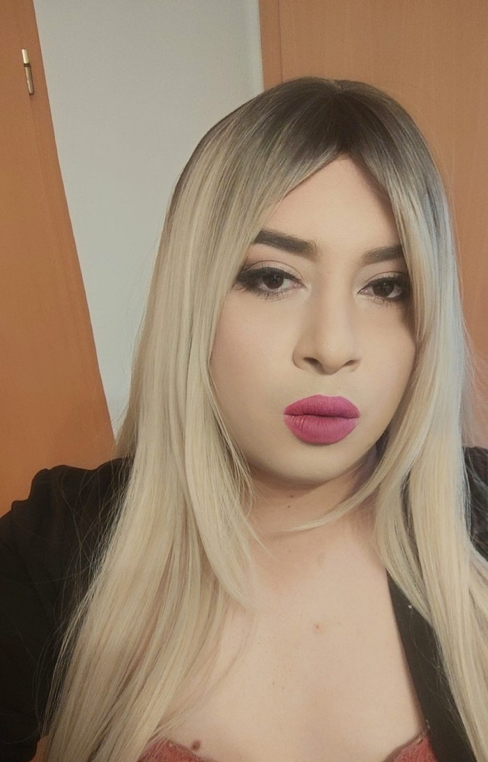 Valeria francés natural besos masajes en camilla