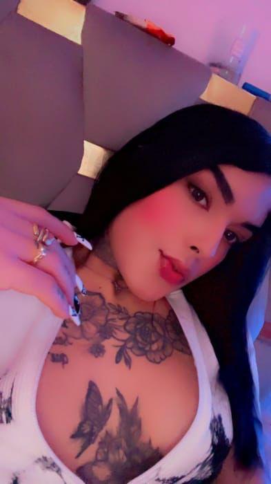 Noveda de paso niña tierna