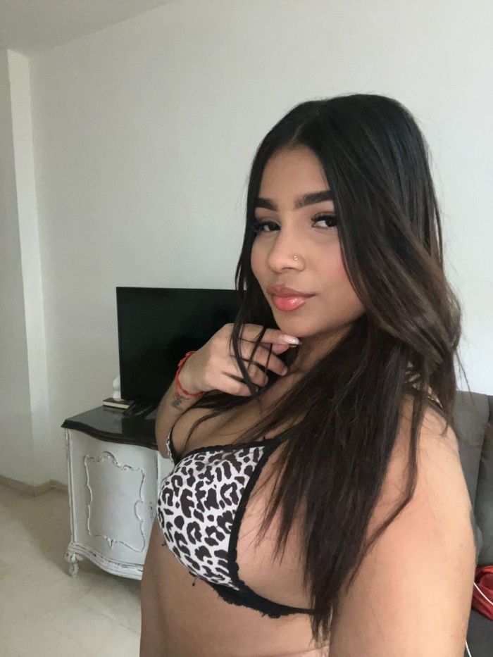 NICOLE VENEZOLANA EXCLUSIVA UNIVERSITARIA