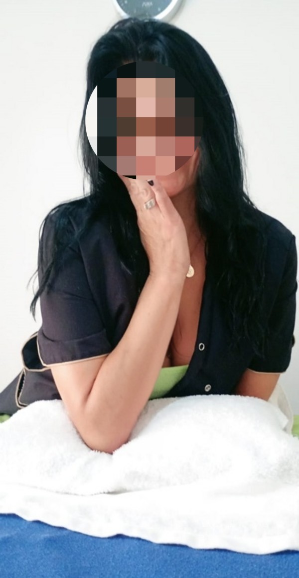 Masajista novedad española terapeuta