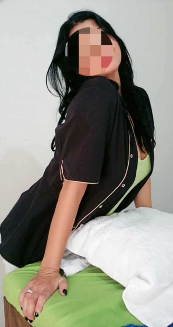 Masajista novedad española terapeuta