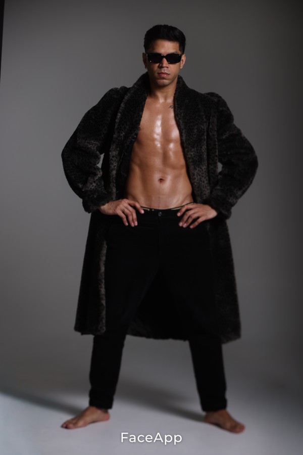 Chico latino XL real complaciente fiestero masajista