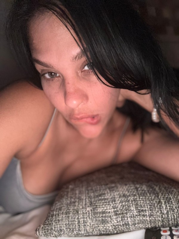 Andrea recién llegada Mucha fiestas