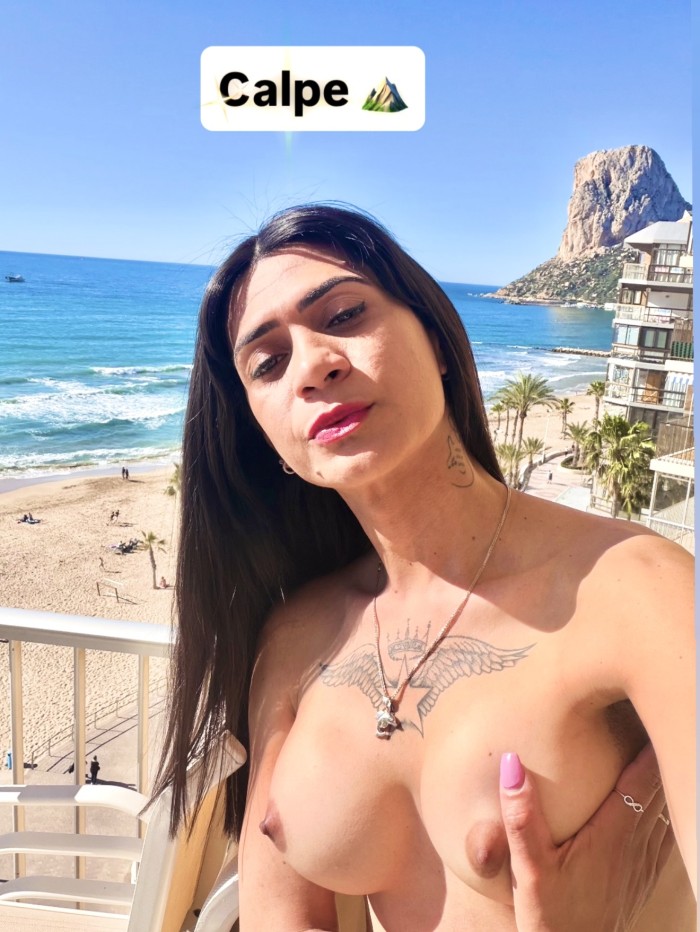 ESTOY EN CALPE PASSEO MARÍTIMO LA MÁS FEMENINA TRANSEXUAL