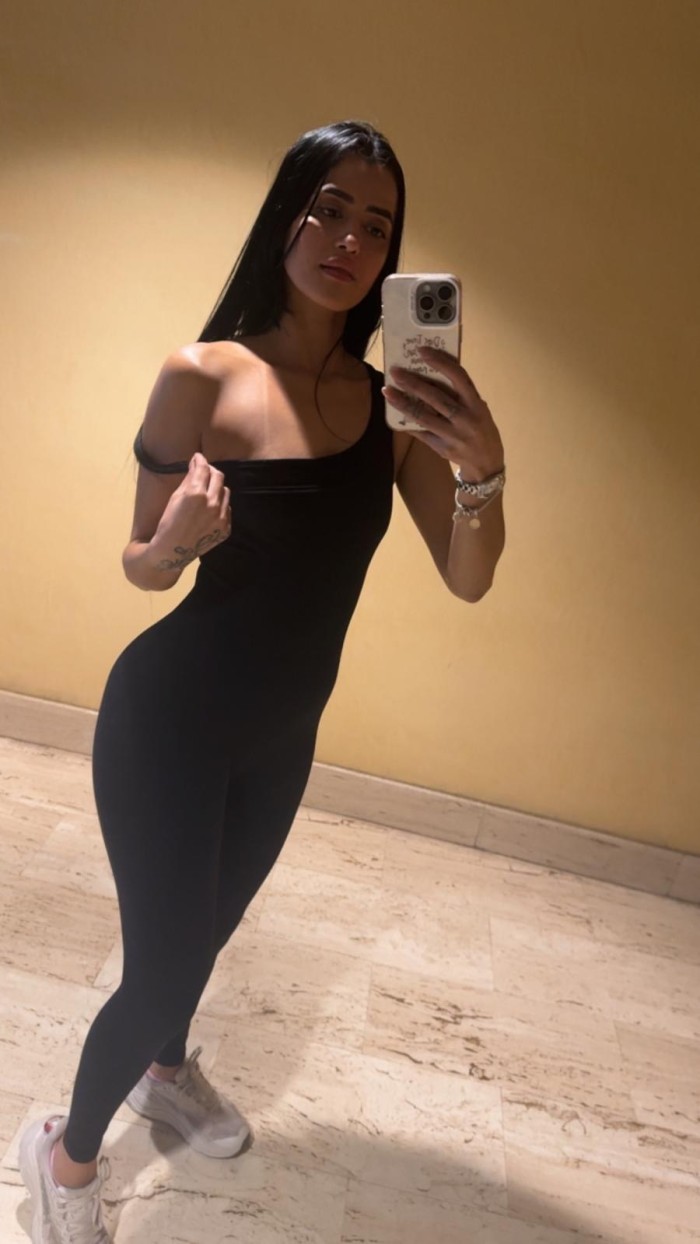 Impresionante colombiana de lujo – Plaza España