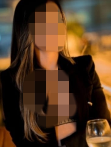 ABRIL, MUJER HERMOSA Y SENSUAL