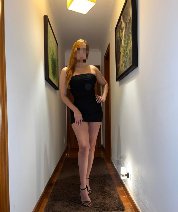JOVENCITA JUGUETONA EN VILLAGARCÍA DE AROUSA