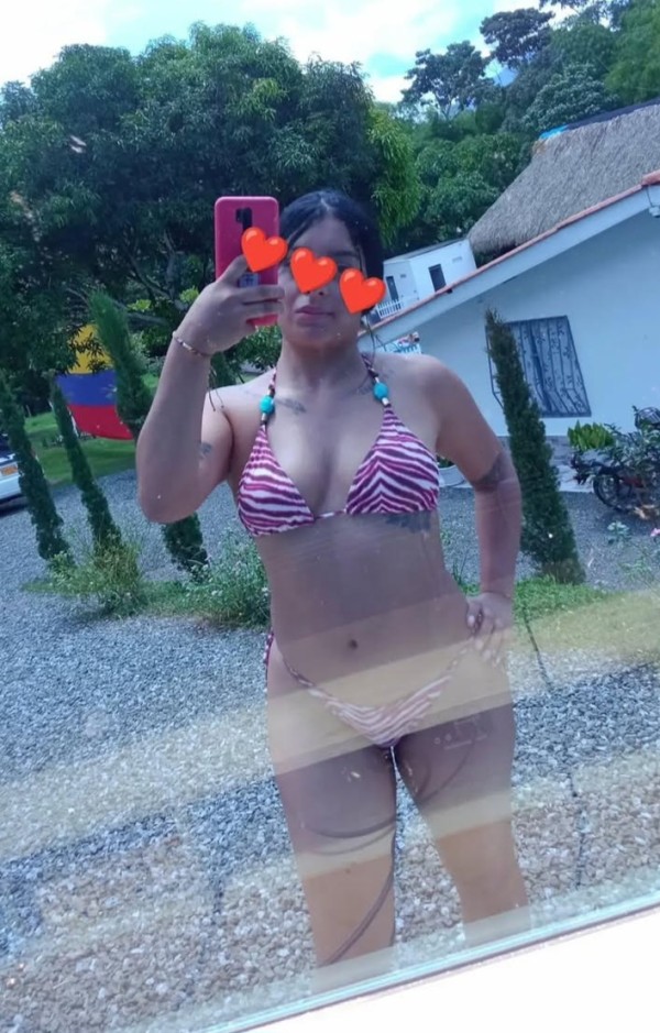 LAURA · 20 · COLOMBIANA — juventud y energía