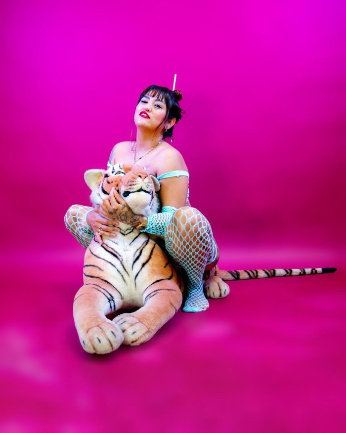 Encantadora Exótica y Complaciente Buena Amante!