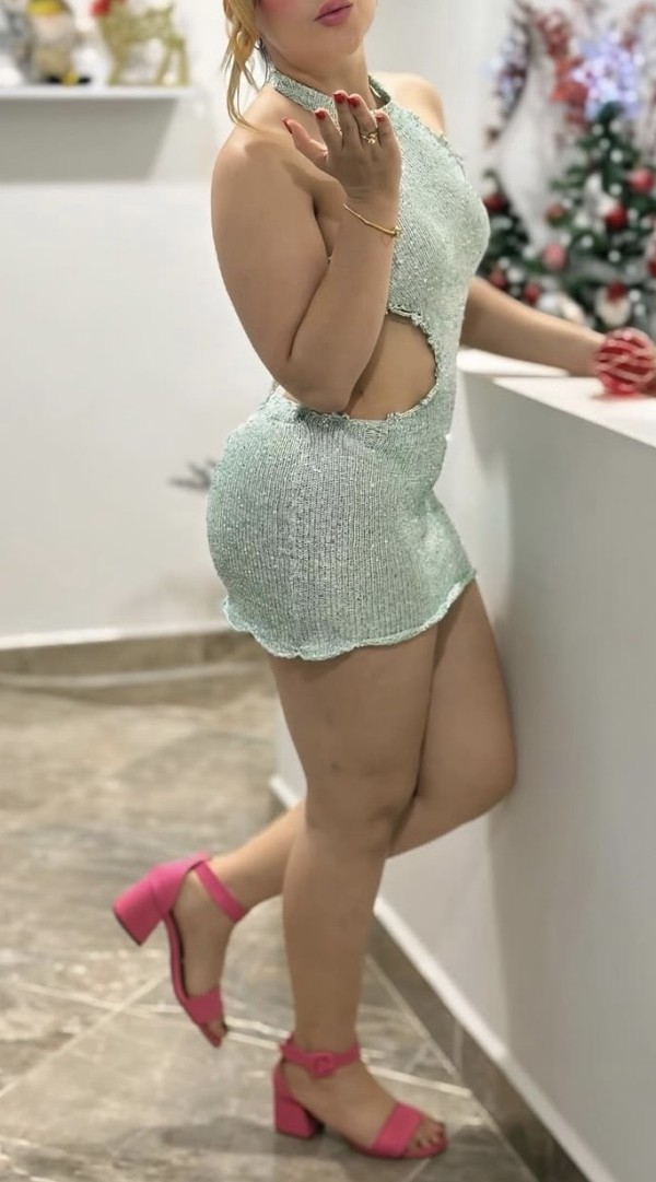 CELESTE RUBIA LLEGANDO A HUELVA VEN Y TE COMO ENTERITO CON MI RICO COÑO