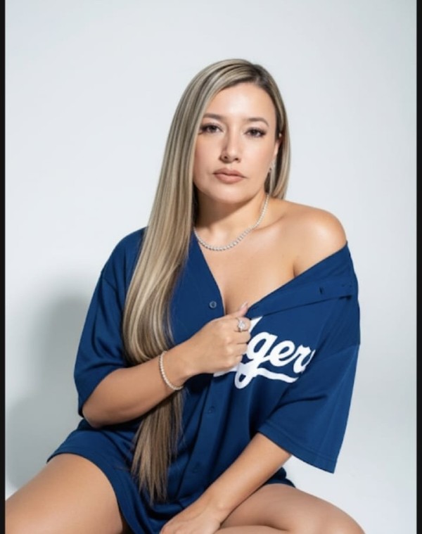 CELESTE RUBIA LLEGANDO A HUELVA VEN Y TE COMO ENTERITO CON MI RICO COÑO