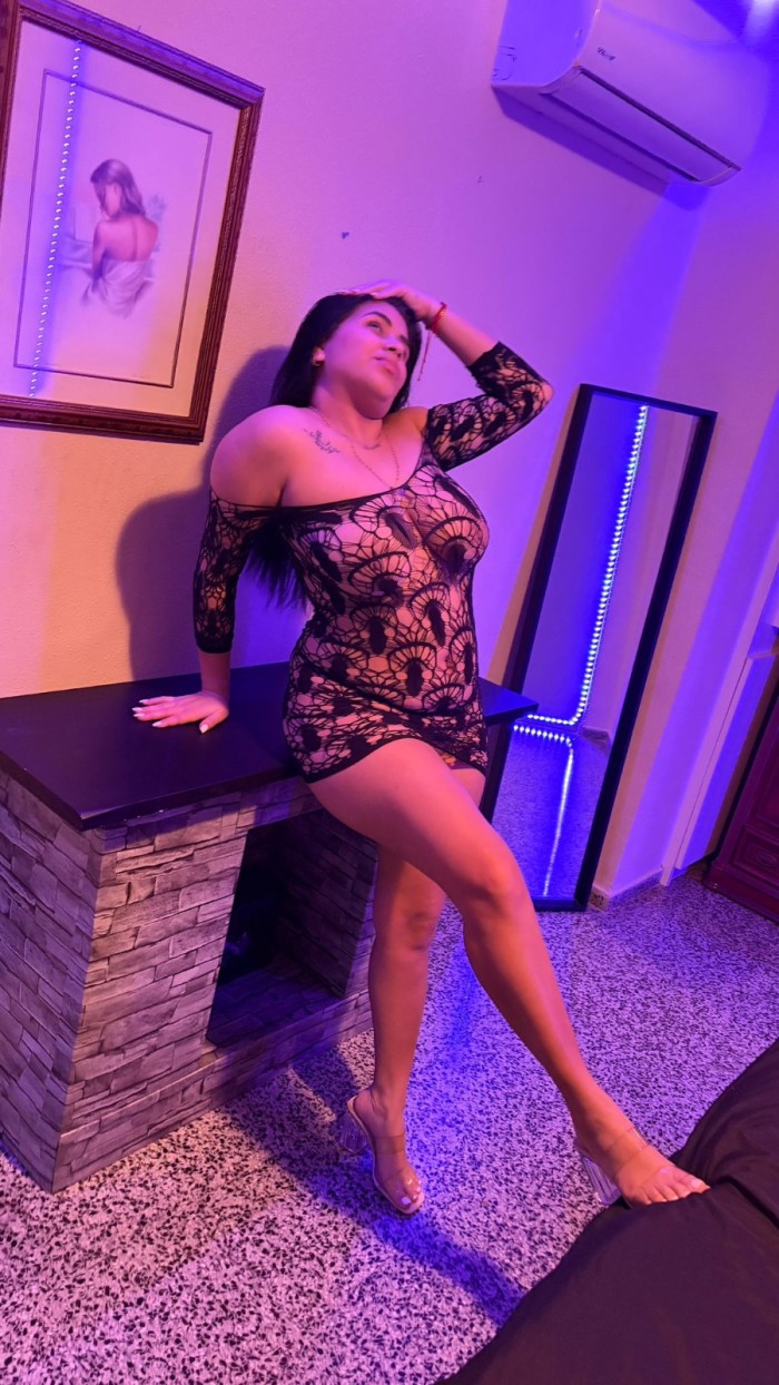 VENEZOLANA CACHONDA TETONA