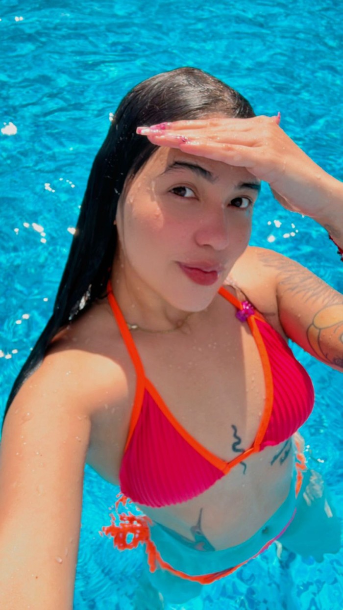 JOVENCITA SALVAJE EN LA CAMA