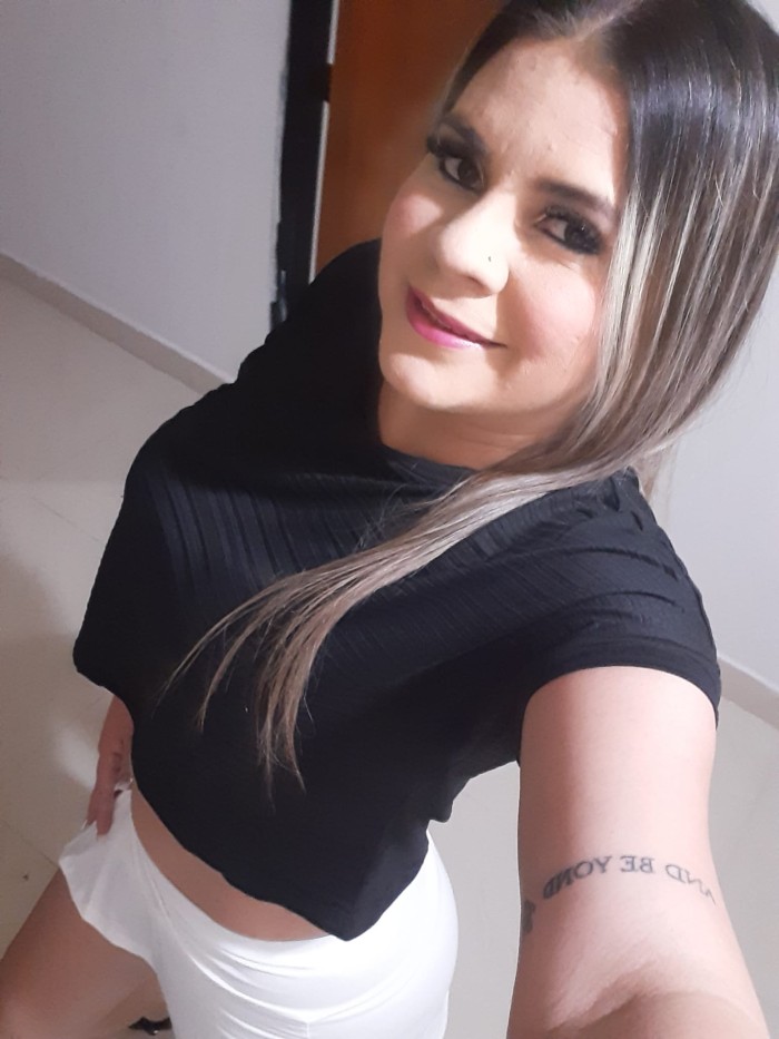 latina de alto nivel