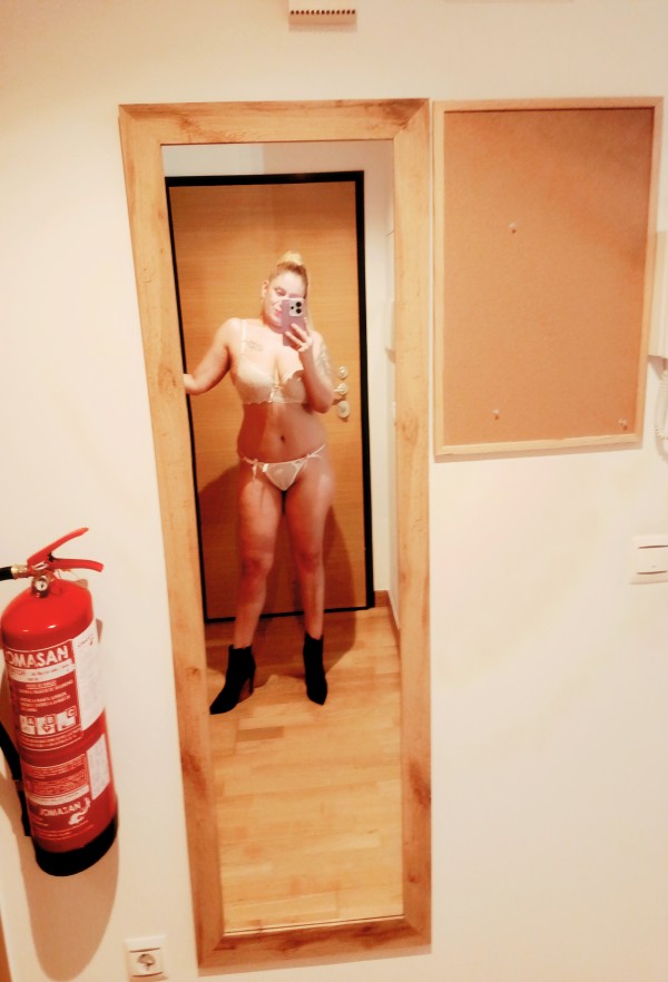 ARGENTINA EXPERTA EN CORRIDA EN BOCA y GARGANTA PROFUNDA