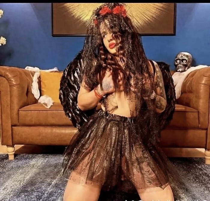 Brasileña tatuada seductora y muy cachonda