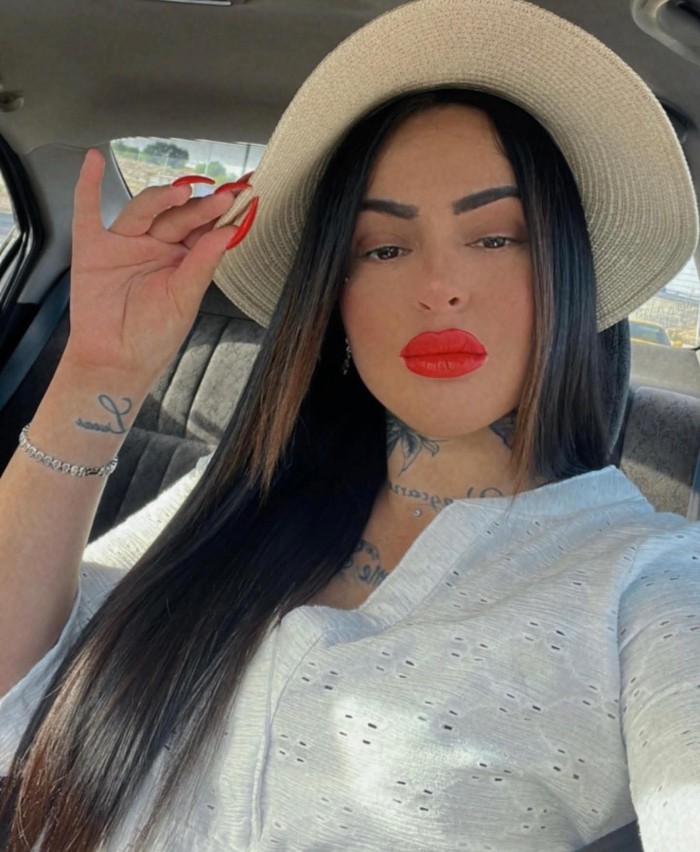 Brasileña tatuada seductora y muy cachonda