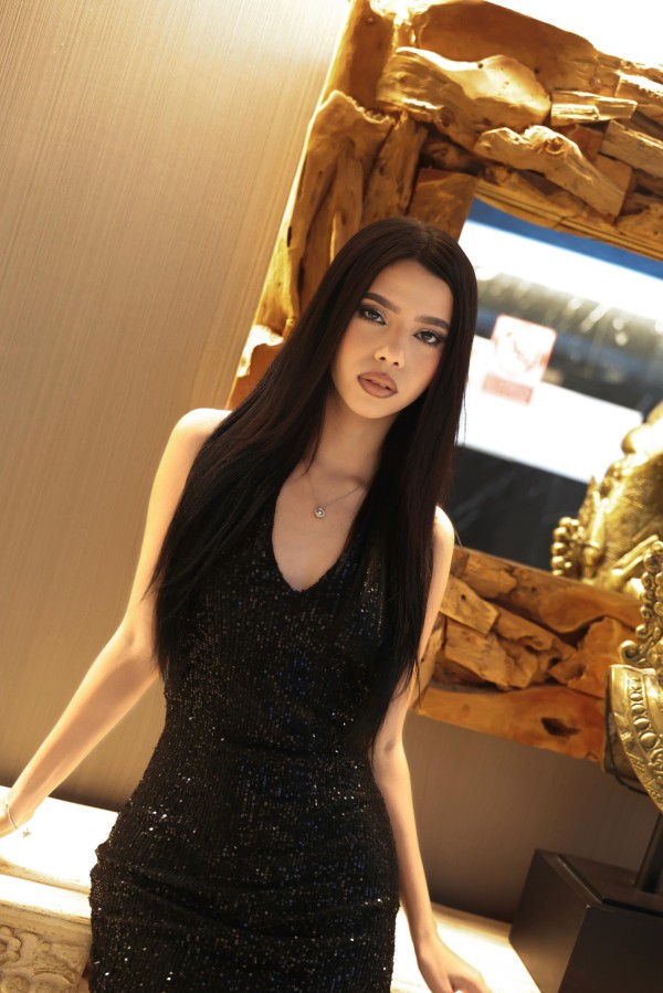 689265390 Camila El placer de una buena compañía