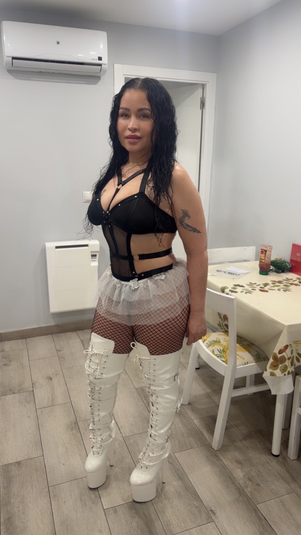 Julissa recién llega tu ciudad cachonda