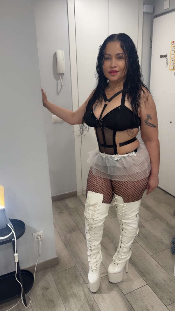 Julissa recién llega tu ciudad cachonda