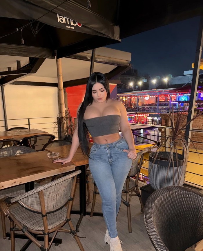 MUJER EXOTIKA DISPUESTA AL PLACER SQUIRTING A FULL