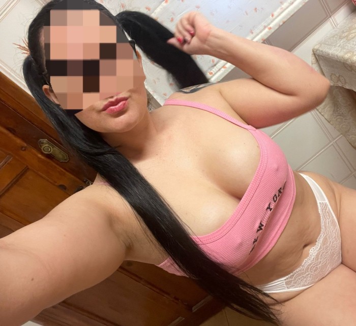 HERMOSA, ARDIENTE CARIÑOSA COMPLACIENTE