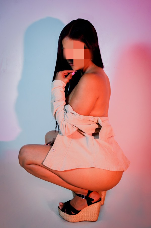 Fiestera ardiente y muy complaciente colombiana nueva en palma