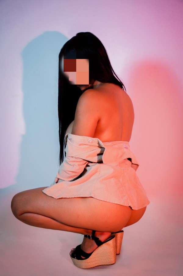 Fiestera ardiente y muy complaciente colombiana nueva en palma