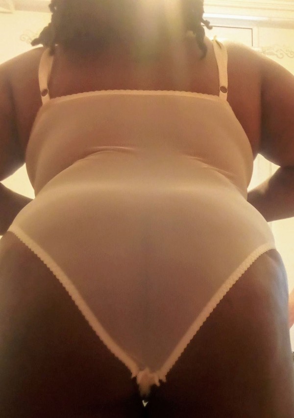 EN TERRASSA. MASAJES SENSITIVO. FRANCÉS NATURAL/ 30€