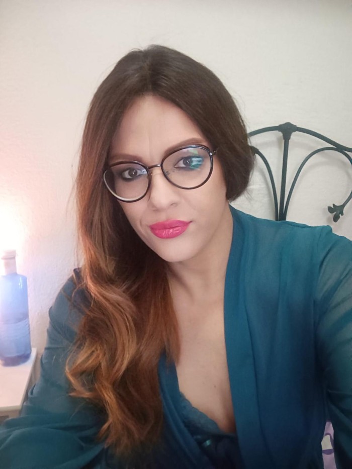 TRANS RAFAELLA,MUY COMPLETA Y VICIOSA,CON POPPER