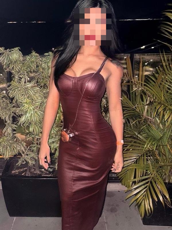 Hola mis amores soy esta chica guapa con amigas gu