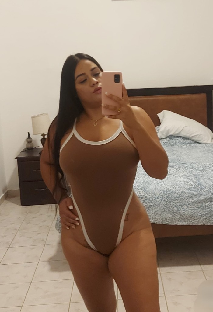 NUEVA EN LA ZONA SUPER CACHONDA