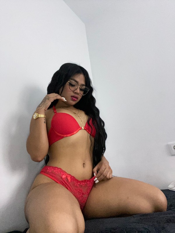 SEXY Y HERMOSA LATINA