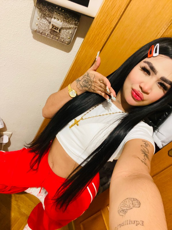 SEXY Y HERMOSA LATINA