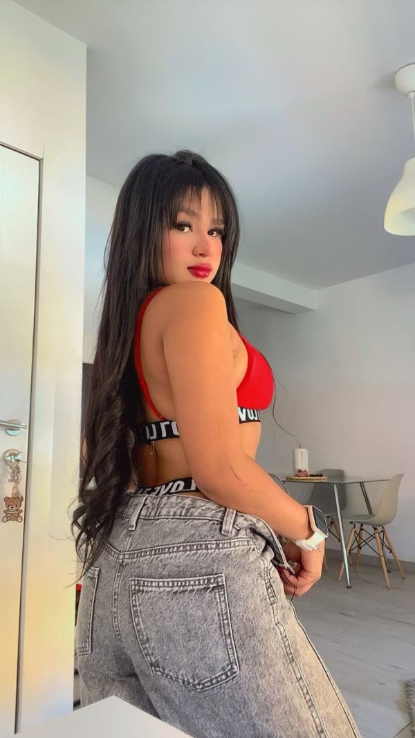 SEXY Y HERMOSA LATINA