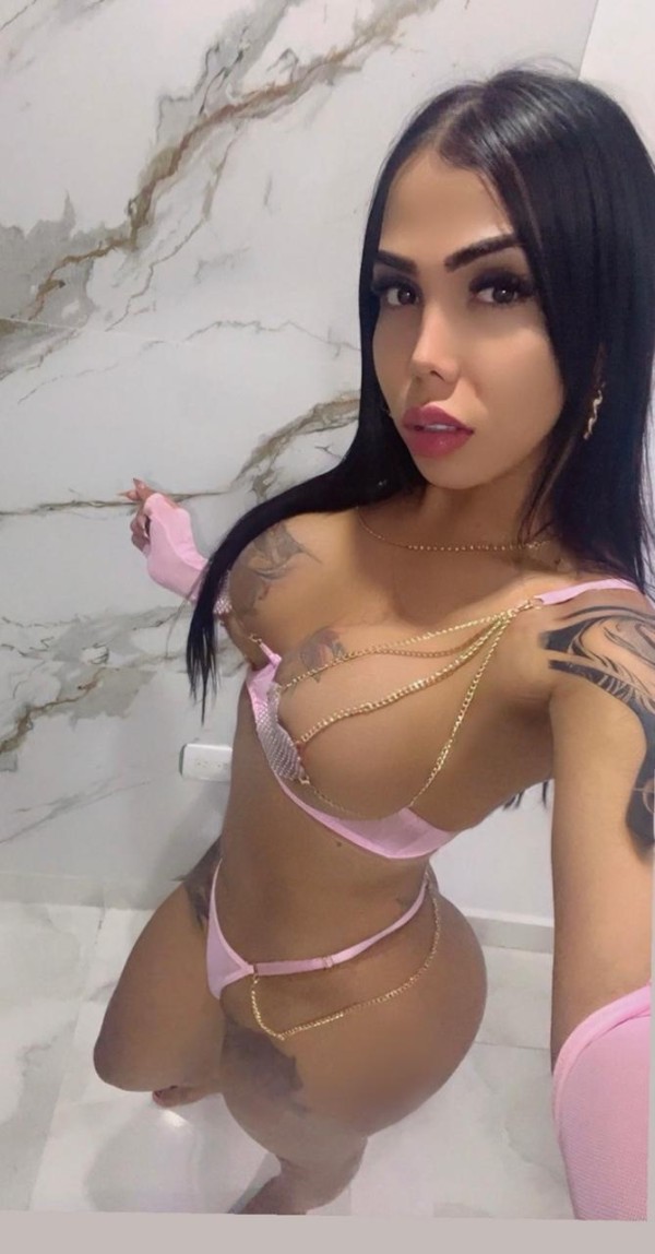 Trans cachonda a tope tú chica perfecta
