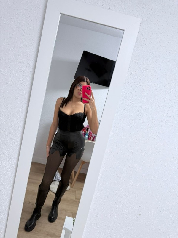 HOLA SOY PAOLA NOVEDAD RECIEN LLEGADA EN LA ZONA