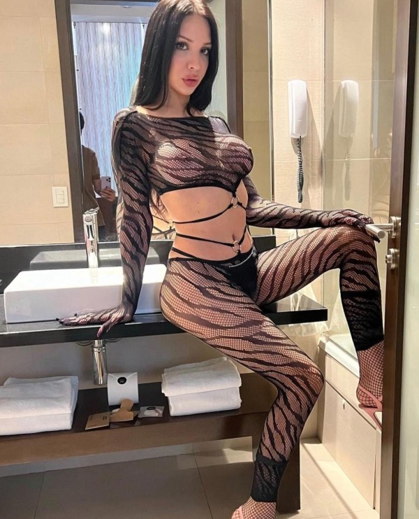 JULIA TRANS TU MUÑECA