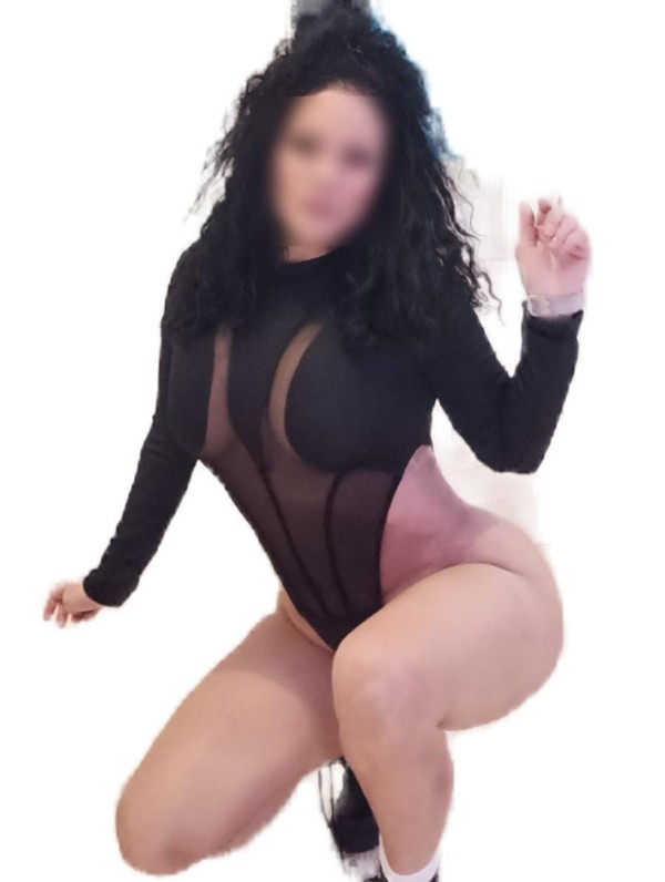 LA DIOSA DEL ORGASMO Y DE LOS CHORROS INFINITOS, FIESTERA Y MORBOSA