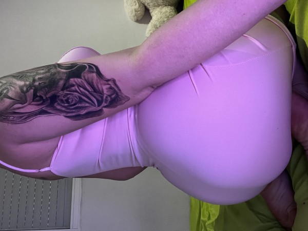 La mejor garganta profunda con una buena saliba