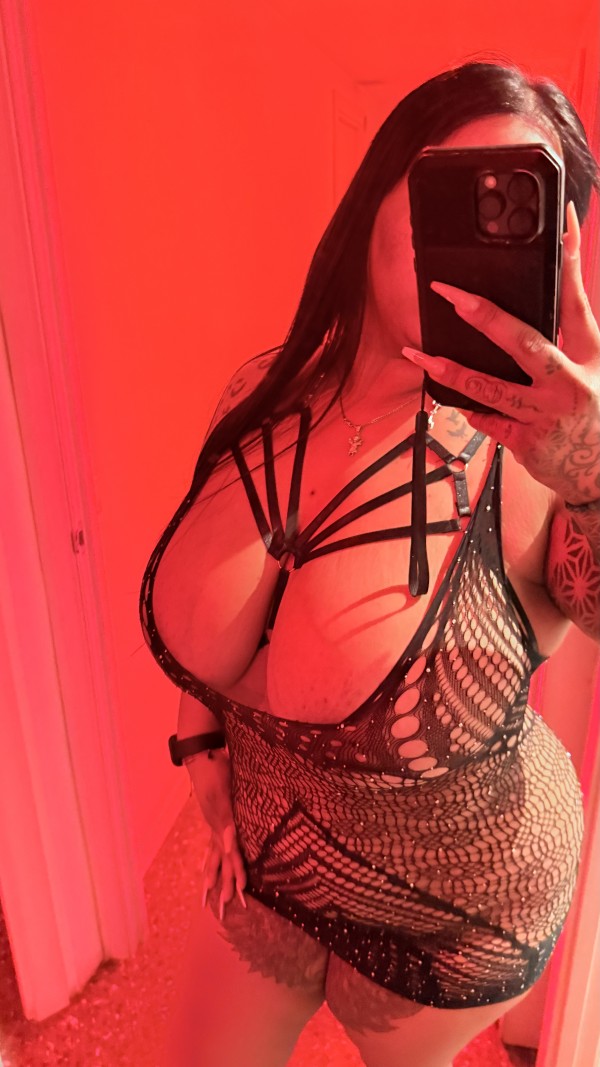 Desirée, jovencita Complaciente, amorosa, juguetona y fiestera