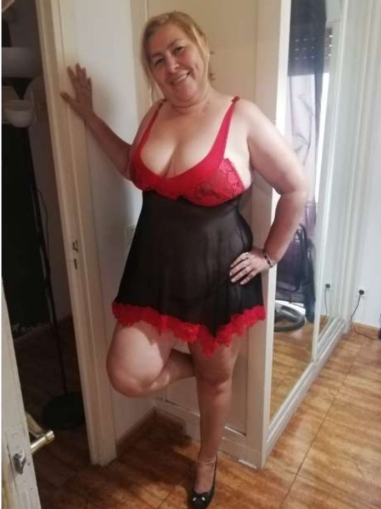 Señora gordita y sin depilar