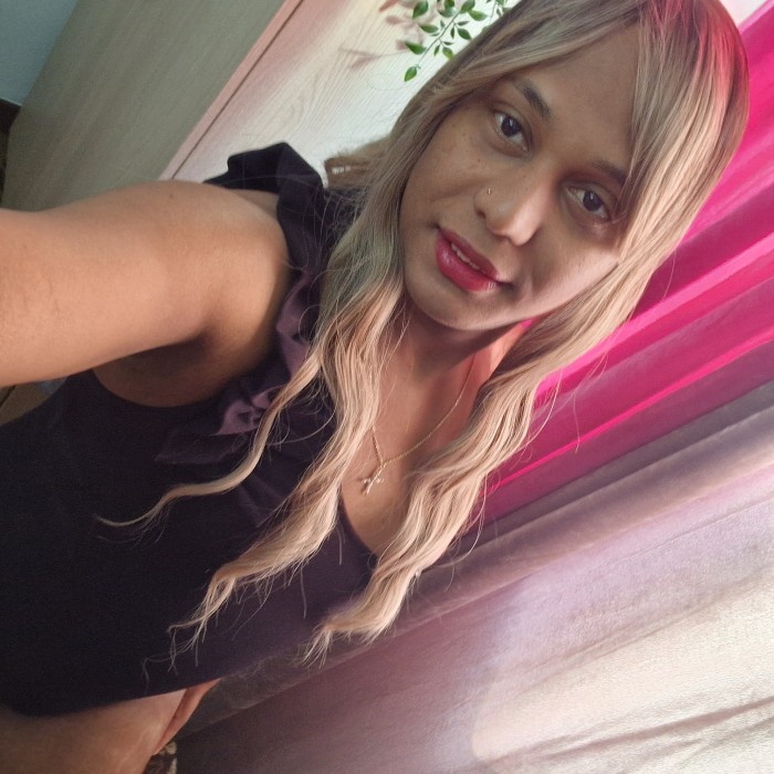 CD MULATA MASAJE COM SITIO SOLO CITA