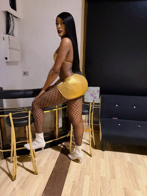 FIESTERA VICIOSA CON GANAS DE TRAGAR SIN PARAR